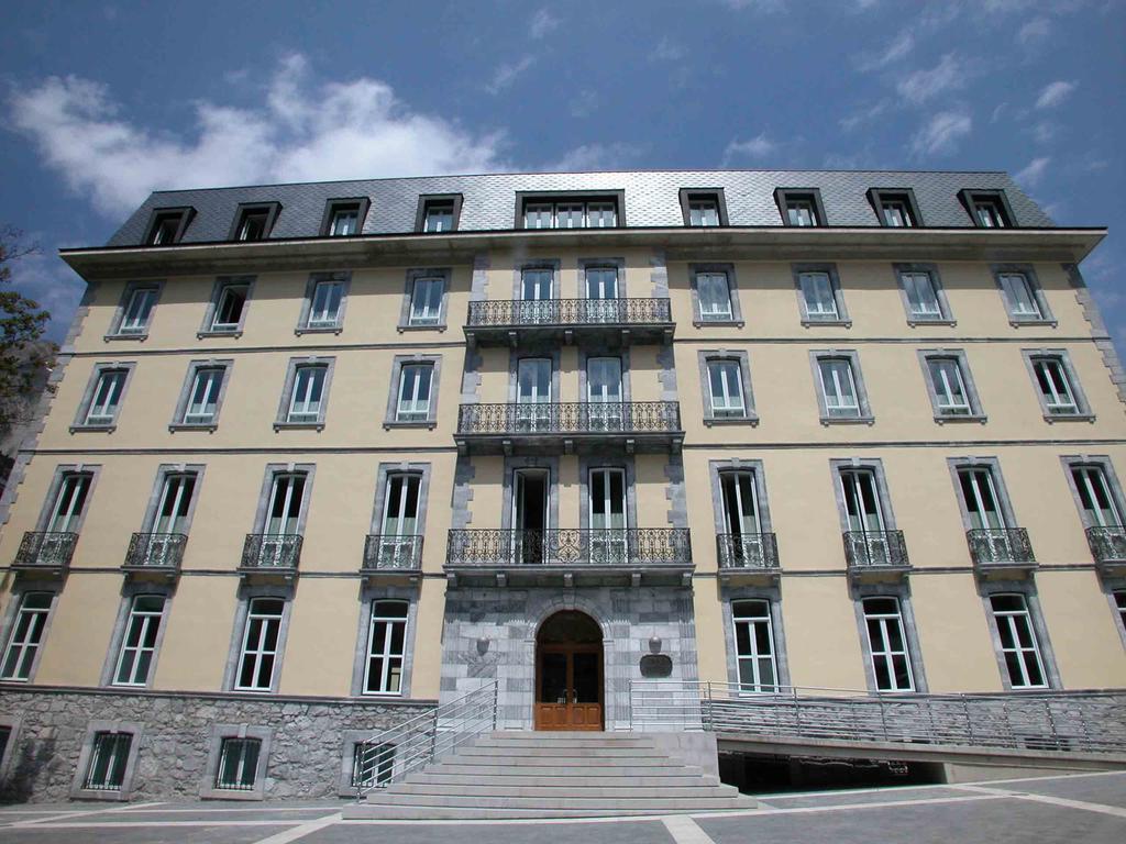 Gran Hotel - Balneario De Пантикоса Екстериор снимка